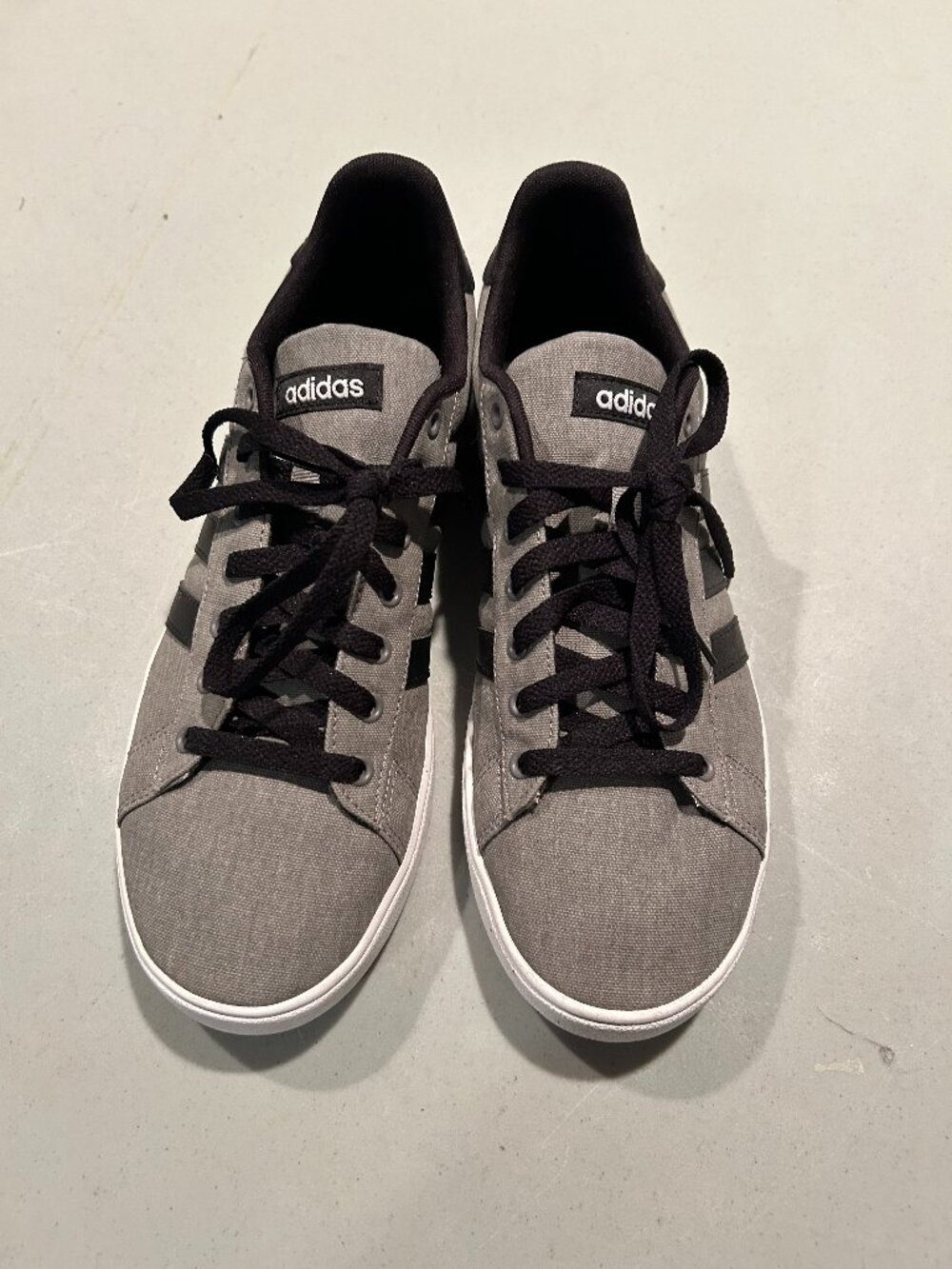 Men's Size 9.5 Adidas Daily 2.0 Sneakers